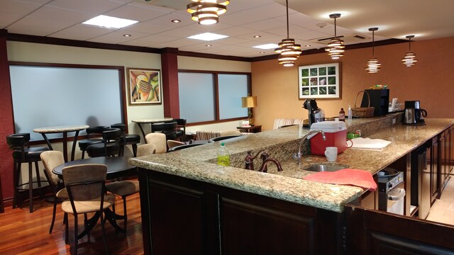Lounge thumbnail 3