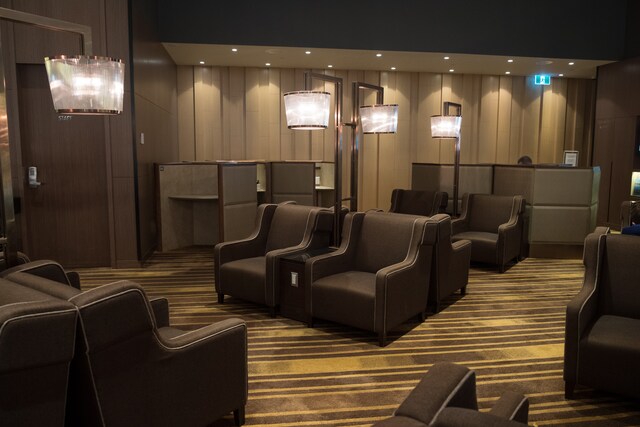 Lounge thumbnail 1