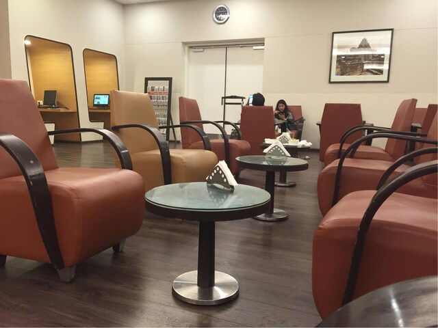 Lounge thumbnail 2