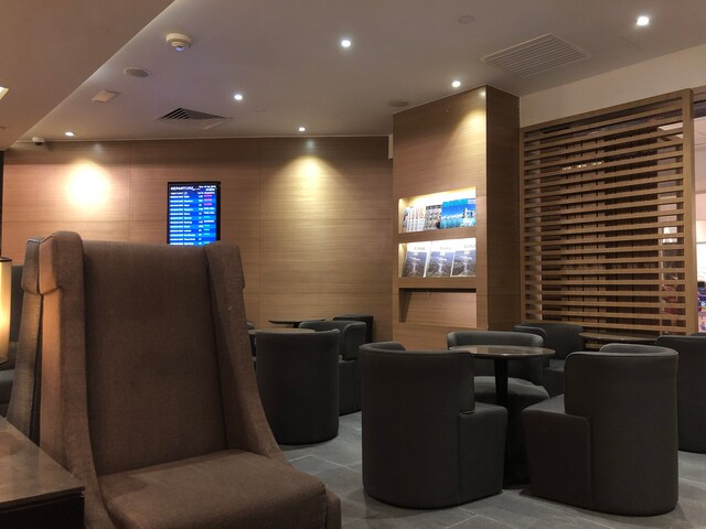 Lounge thumbnail 2