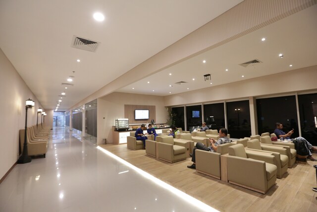 Lounge thumbnail 3