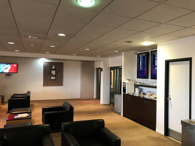 Lounge thumbnail 2
