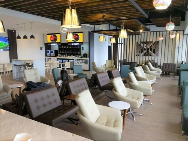 Lounge thumbnail 1