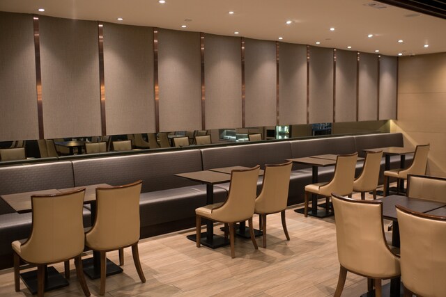 Lounge thumbnail 4
