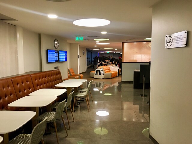 Lounge thumbnail 5