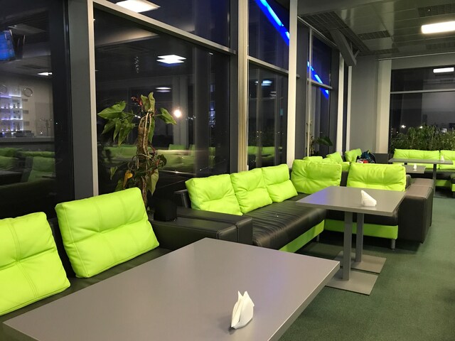 Lounge thumbnail 2
