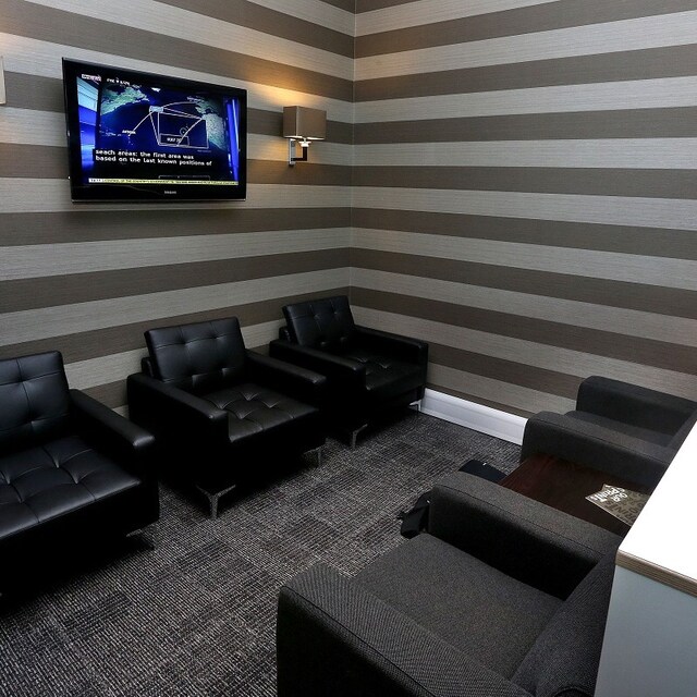 Lounge thumbnail 4