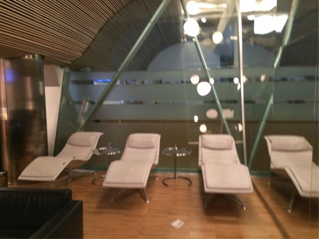 Lounge thumbnail 2