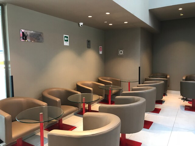 Lounge thumbnail 5