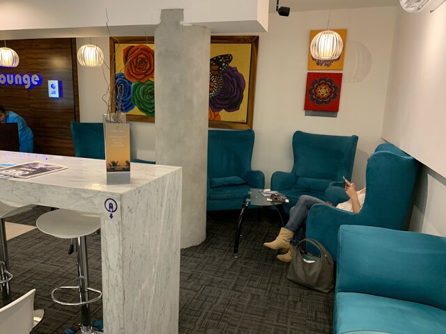 Lounge thumbnail 3