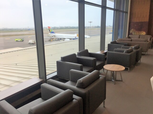 Lounge thumbnail 2