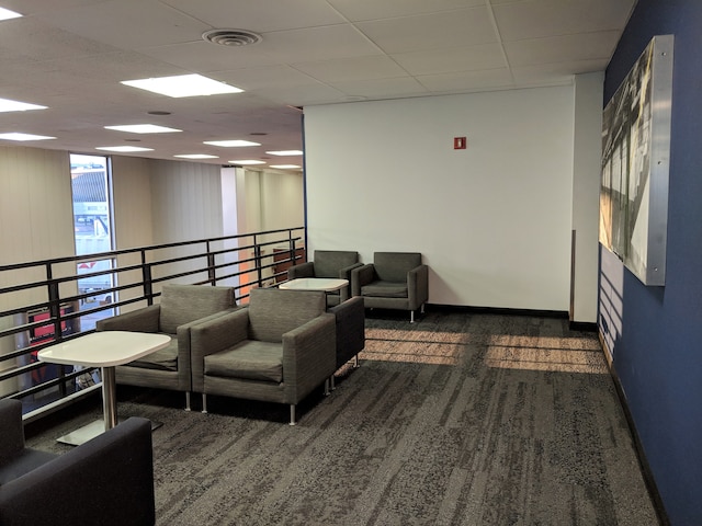 Lounge thumbnail 3