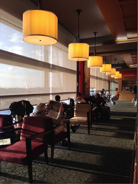 Lounge thumbnail 2