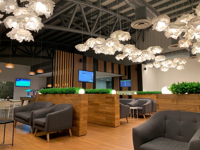 Lounge thumbnail 1