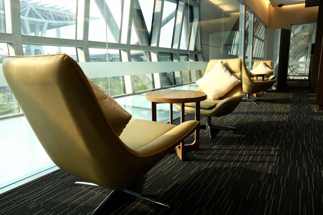 Lounge thumbnail 2