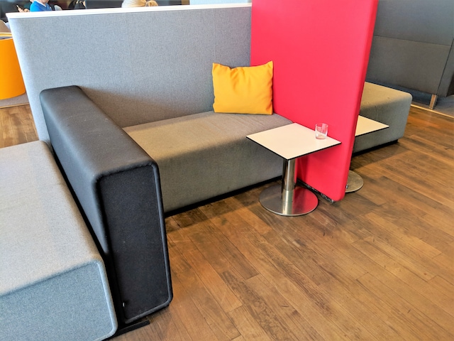 Lounge thumbnail 5