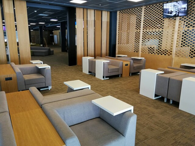 Lounge thumbnail 2