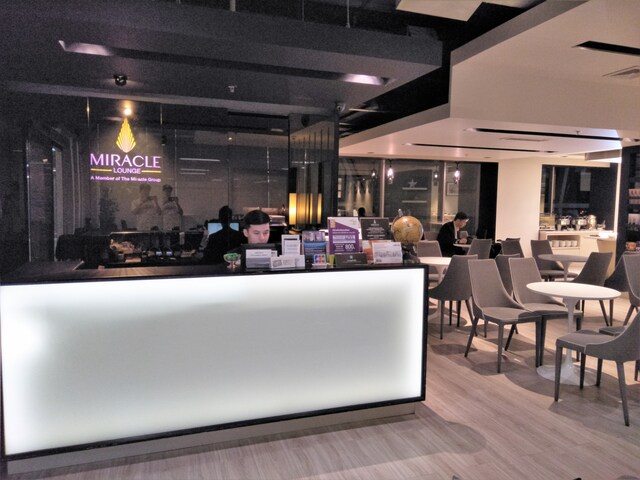 Lounge thumbnail 5