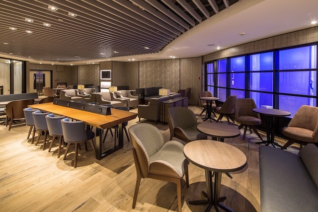 Lounge thumbnail 1
