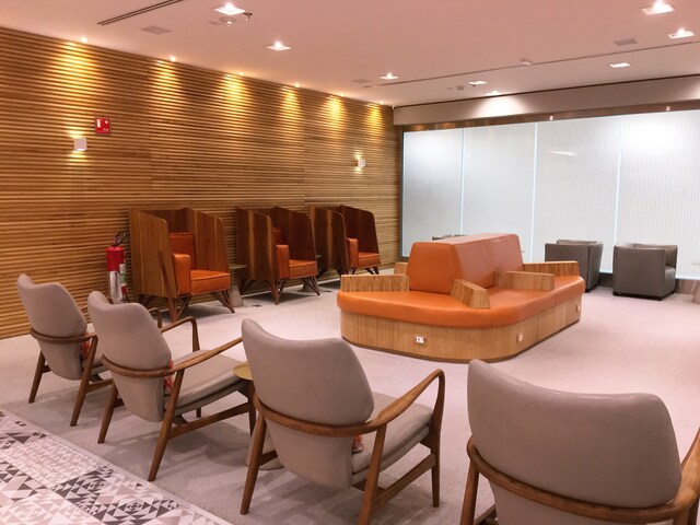 Lounge thumbnail 1