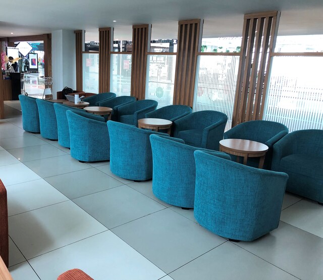 Lounge thumbnail 2