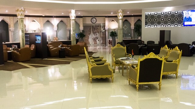 Lounge thumbnail 3