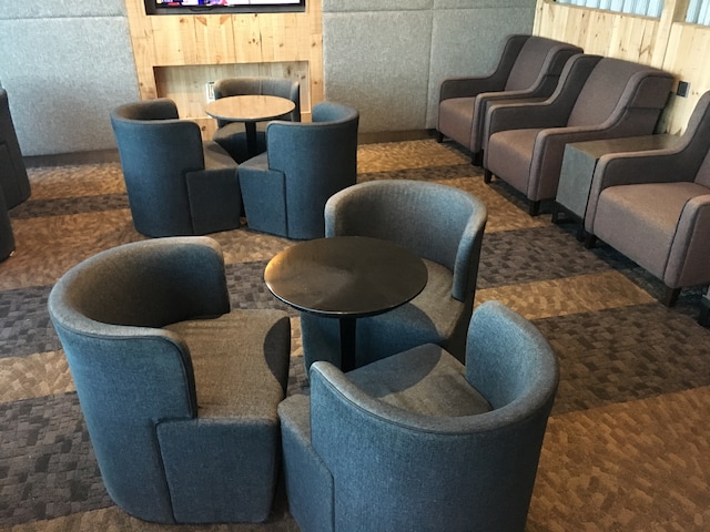 Lounge thumbnail 4