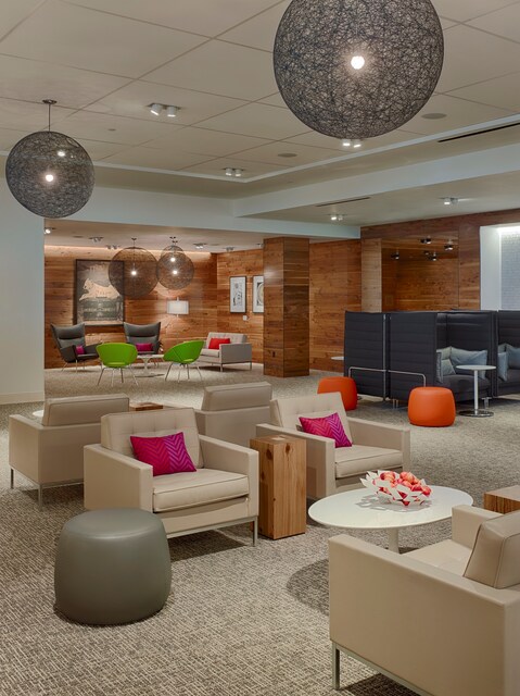 Lounge thumbnail 2
