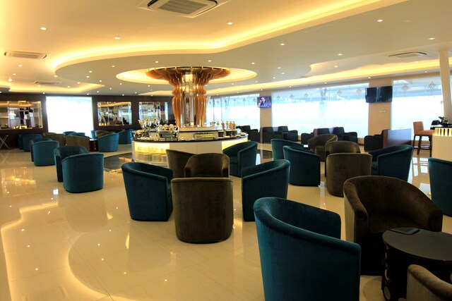 Lounge thumbnail 1