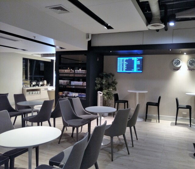 Lounge thumbnail 2