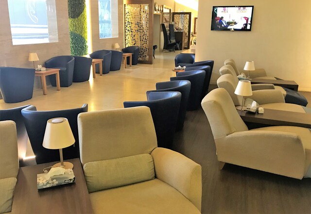 Lounge thumbnail 3