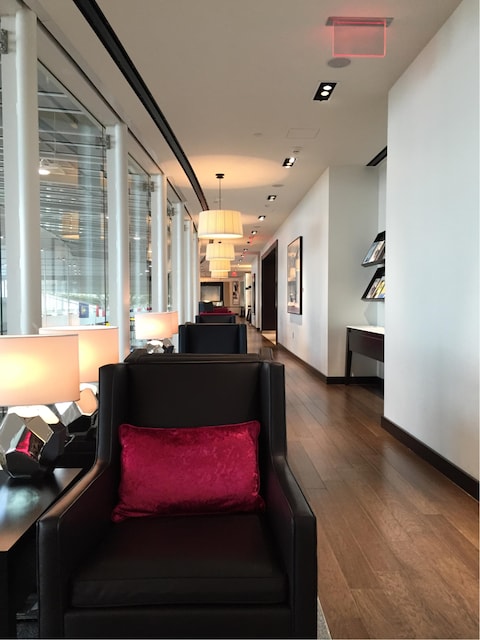 Lounge thumbnail 1