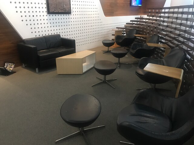 Lounge thumbnail 4