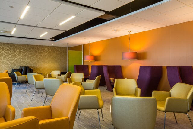 Lounge thumbnail 3
