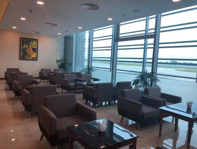 Lounge thumbnail 1