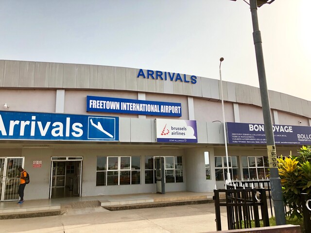 Lounge thumbnail 1