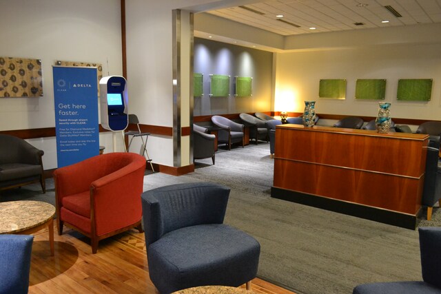 Lounge thumbnail 1