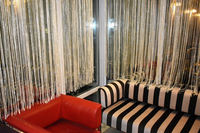 Lounge thumbnail 1