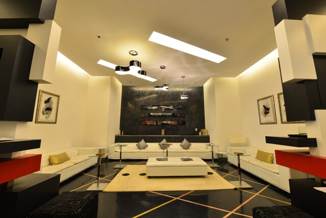 Lounge thumbnail 3