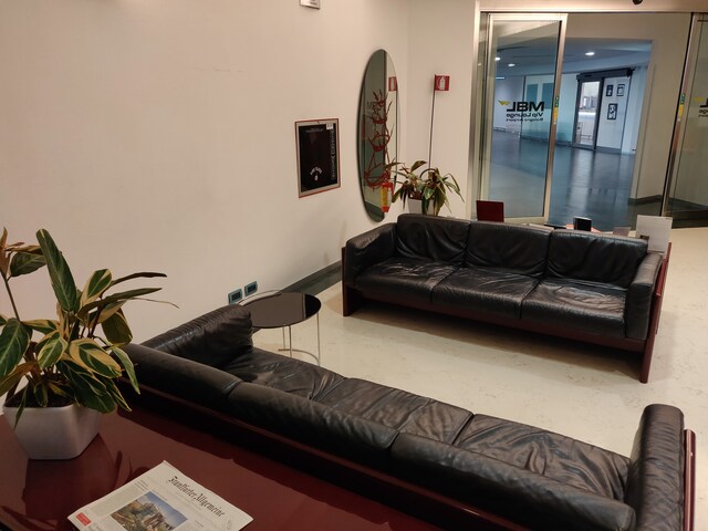 Lounge thumbnail 5