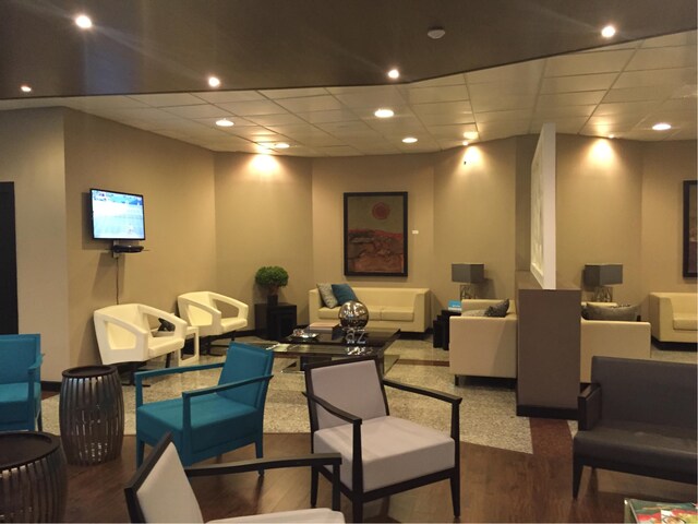 Lounge thumbnail 1