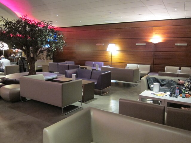Lounge thumbnail 2