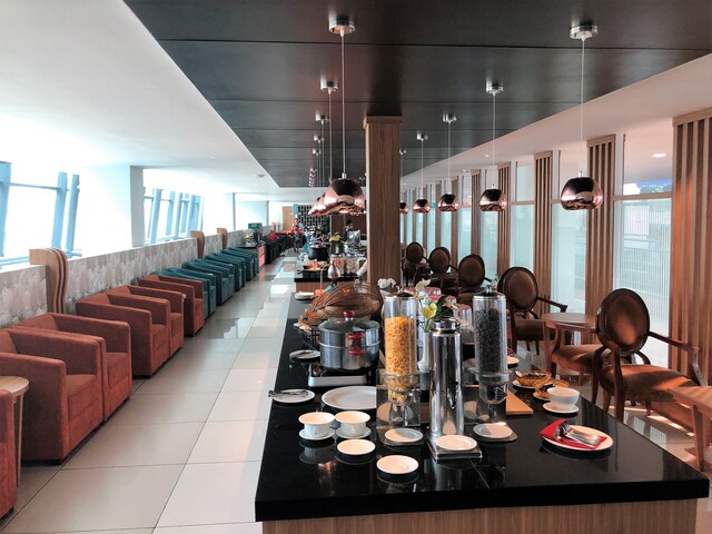 Lounge thumbnail 5