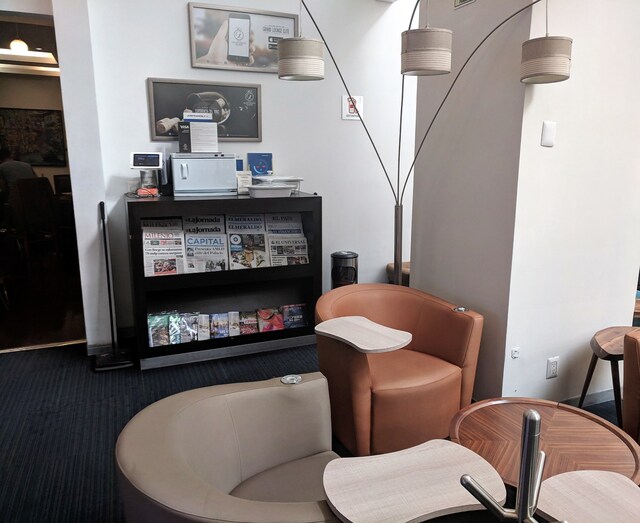 Lounge thumbnail 2