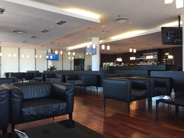 Lounge thumbnail 1