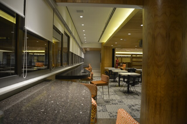 Lounge thumbnail 3