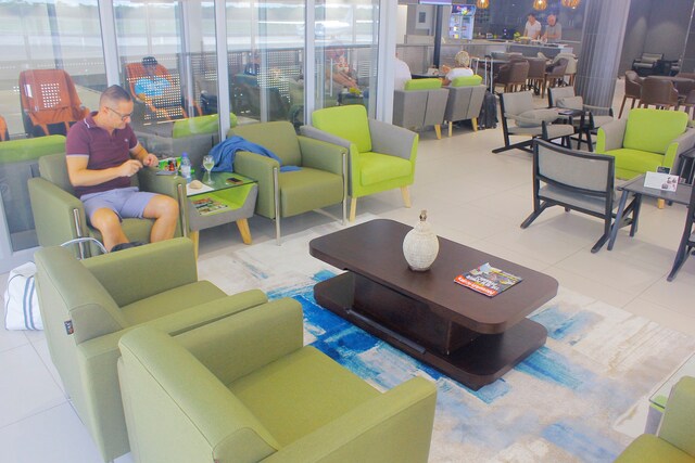 Lounge thumbnail 2