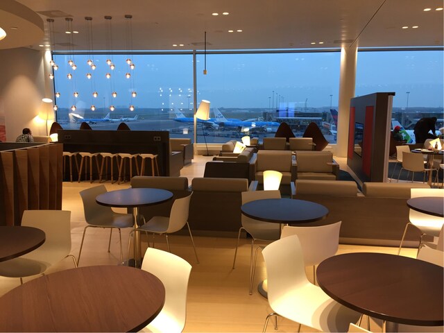 Lounge thumbnail 1