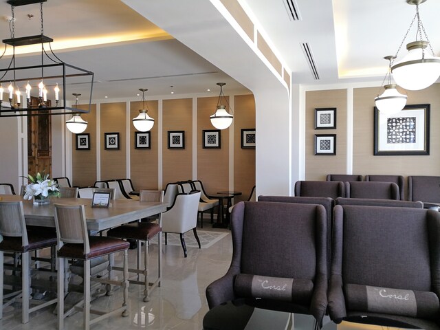 Lounge thumbnail 1