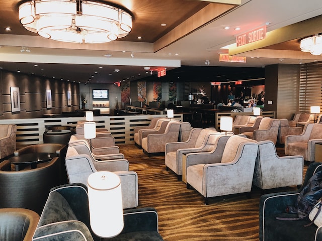 Lounge thumbnail 2